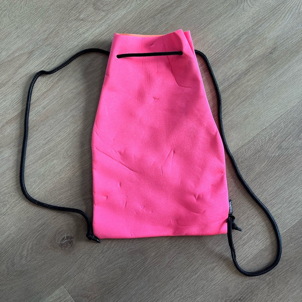 triangl neoprene bag